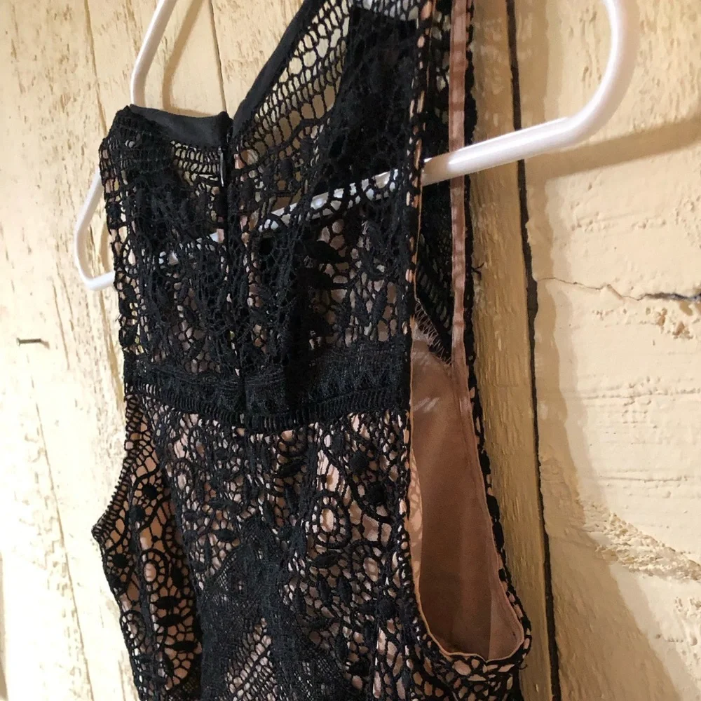 Aqua XS Nude Lace Dress - Picture 6 of 8